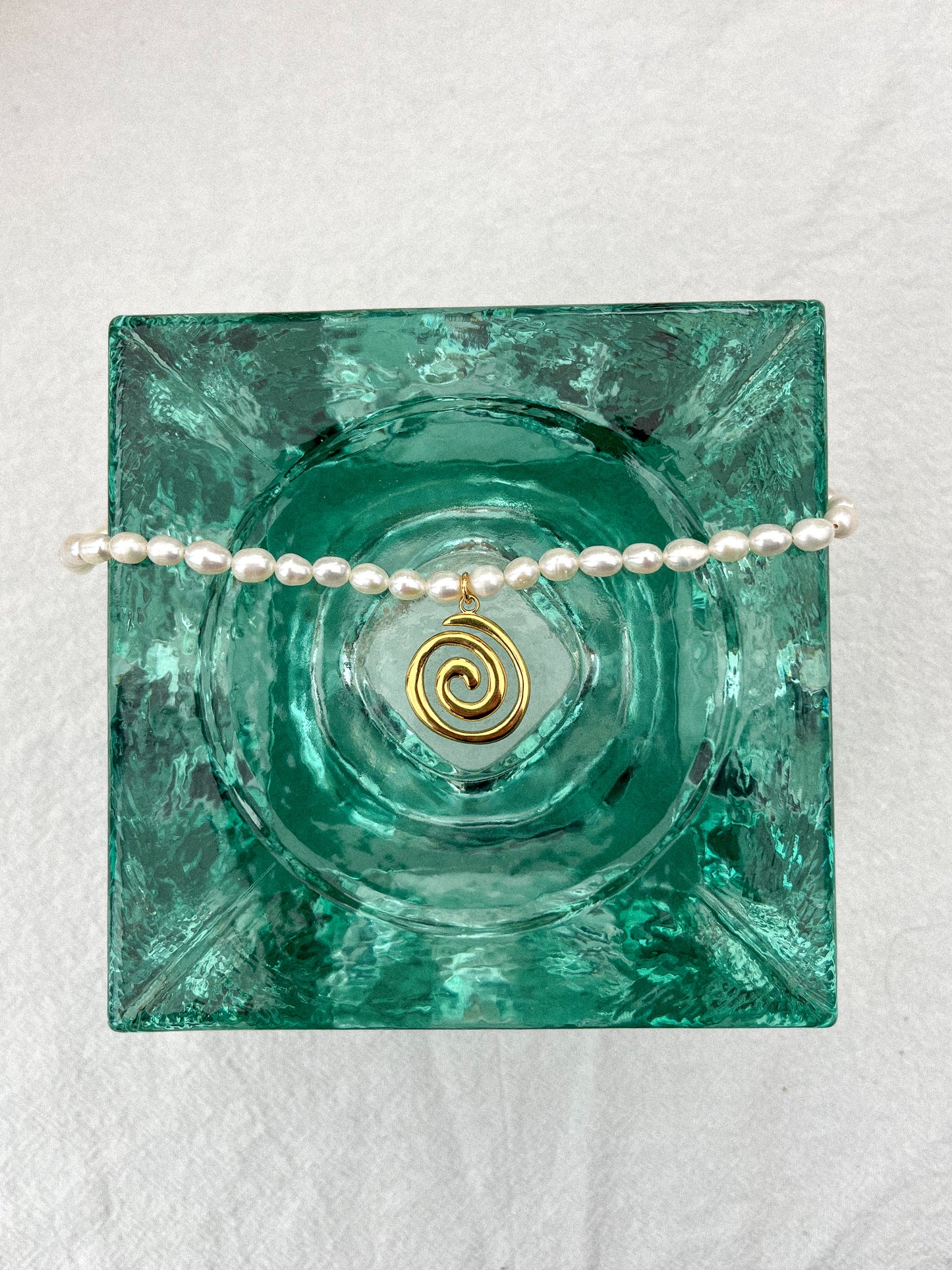 SPIRAL PEARL NECKLACE